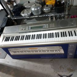 Casio WK-200 Keyboard 