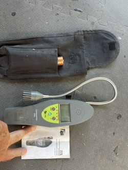 Carbon monoxide combination, gas detector