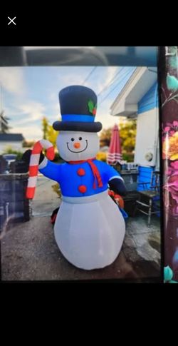 blow up holiday outdoor decor