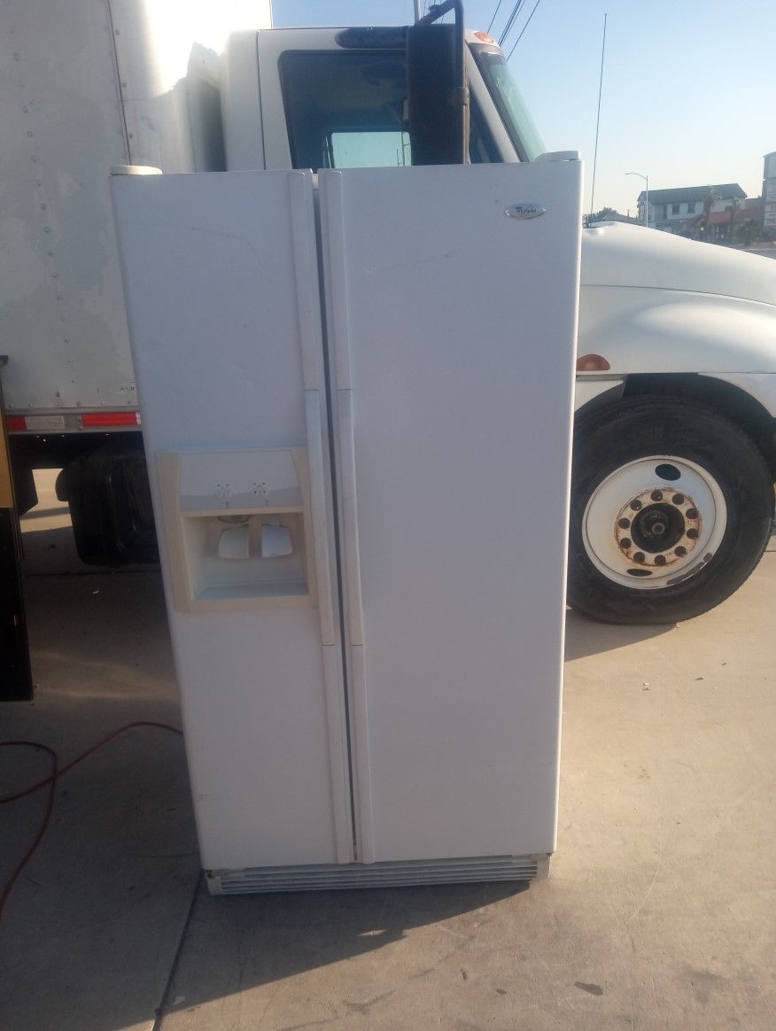 Working White Whirlpool Side by Side Refrigerator 