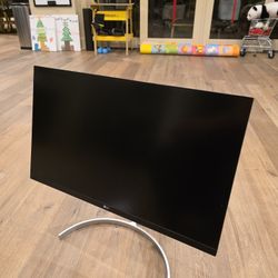 LG 27” 4K UHD USB-C Monitor (27UN850-W) – Great Condition