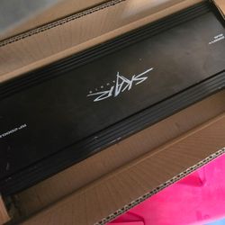 Skar amp 2k watts