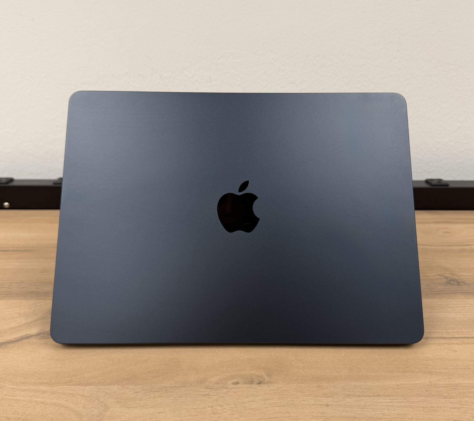 13 MacBook Air M2 8 Core**500GB SSD