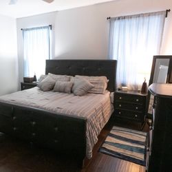 King Set Room (no Matress)