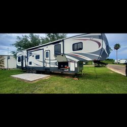 2014 Heartland Road Warrior. 