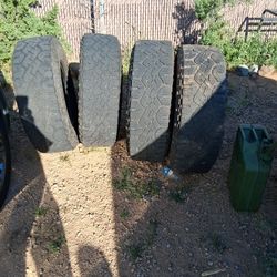 Tier size Lt285/75 R18