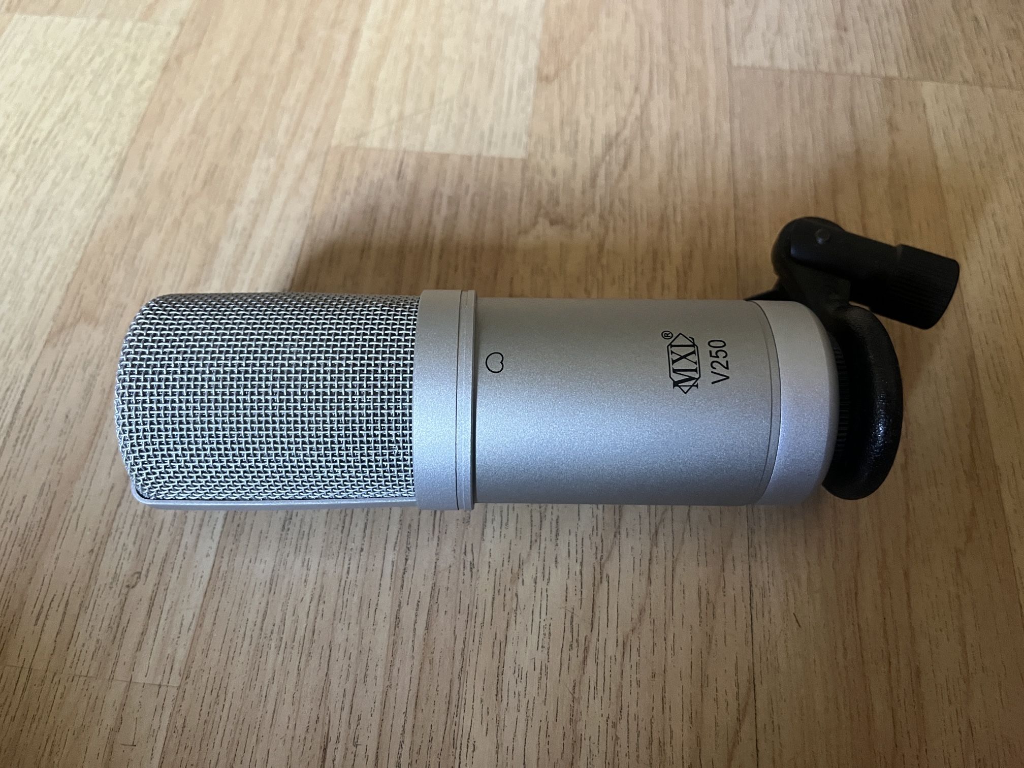 HQ microphone