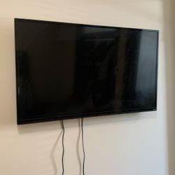 Tv  32 Inch With Or Without Mount 