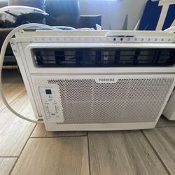 Toshiba Air Conditioner/AC with Remote Control  