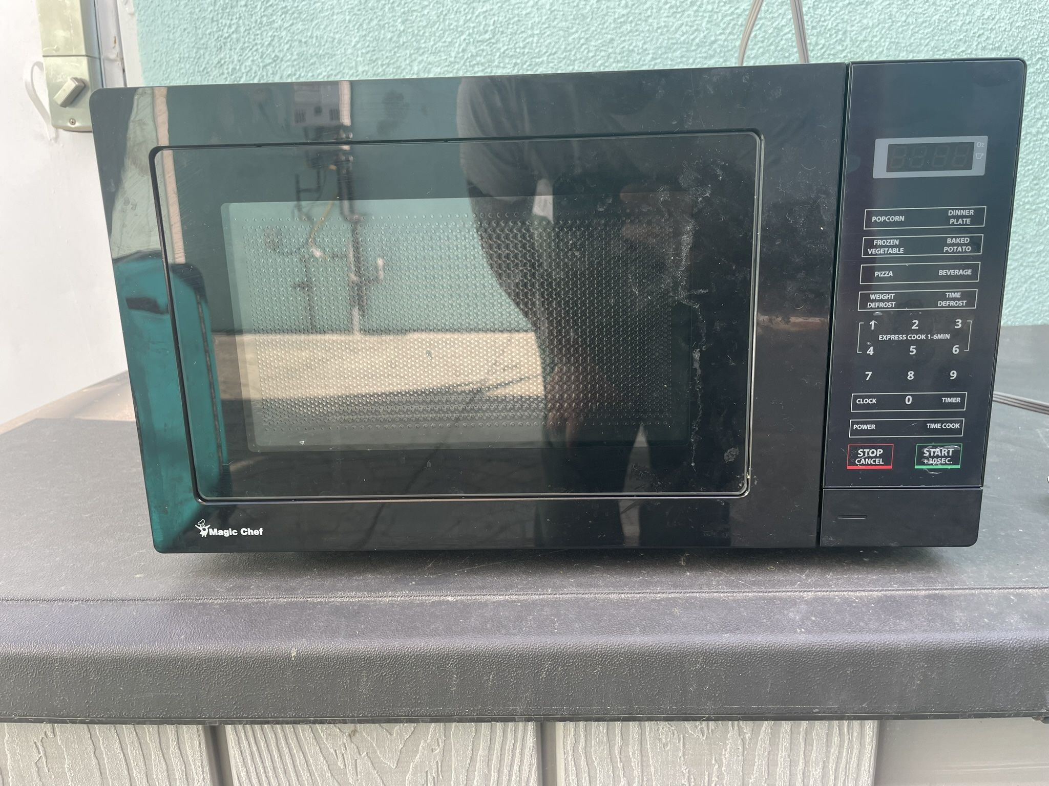 Magic Chef Microwave / Microonda