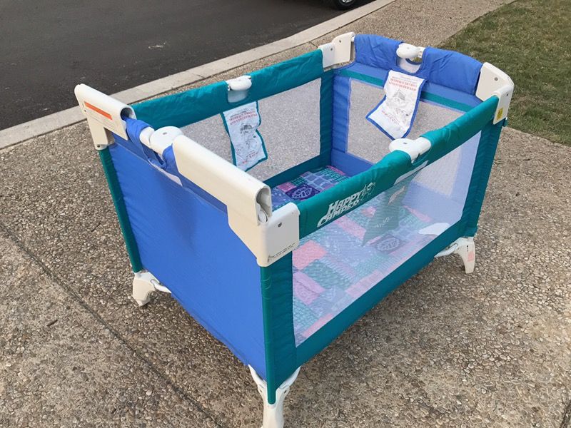 EvenFlo Happy Camper portable playpen/crib
