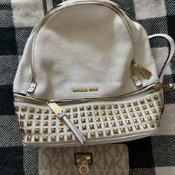White Michael Kors backpack With Wallet 