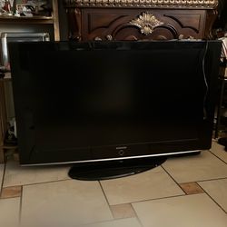 Samsung Tv (With Remote)