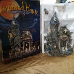 Halloween "Haunted House" Crepe