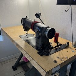 Singer Sewing Machine 