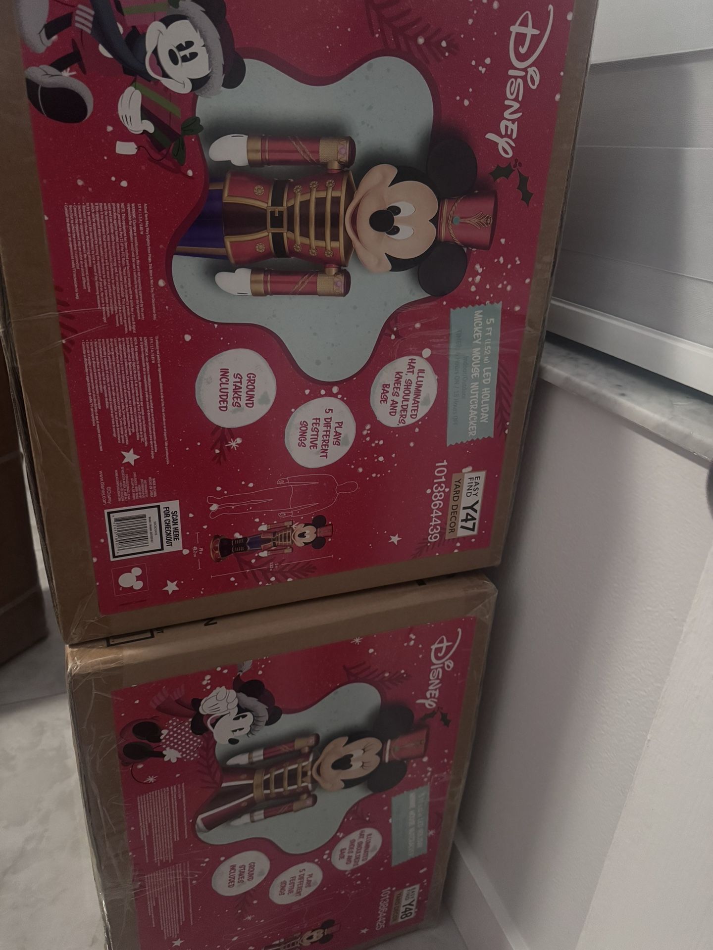 Mickey And Minnie Nutcracker Set BRAND NEW
