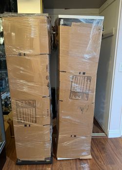 Detolf shelves
