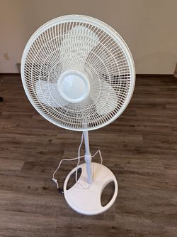 $10$ Oscillating Fan 3 Speed Like New 48 inches tall 18 inches wide size adjustable