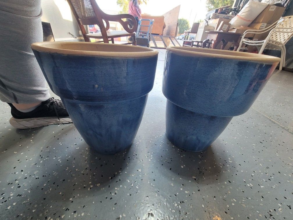 2 Ceramic Pots for Sale in Gilbert, AZ OfferUp