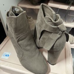 Women’s Boots 💕