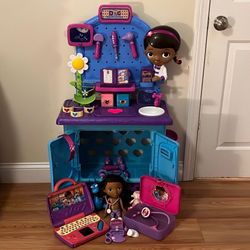 Doc Mcstuffins Medical Center Lights Up Talks Laptop Works Doll Works 38x24