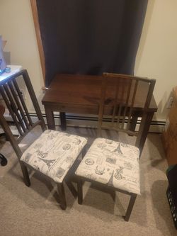 Wood Tbl & 2 chairs