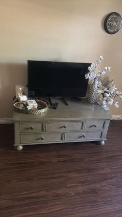 Tv stand