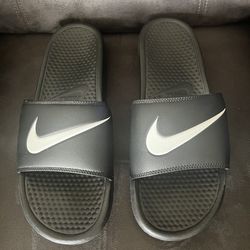 NEW Nike Benassi Swoosh Slides Sandals Men’s Size 13 / Women’s 11