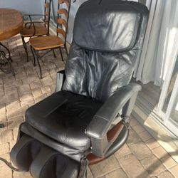 Human Touch HT-7450 Zero Gravity Massage Chair - Black Leather