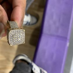 Beautiful Men’s Gold Diamond Ring 