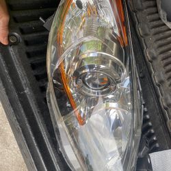 2013 Mazda 3 Headlight Assembly 