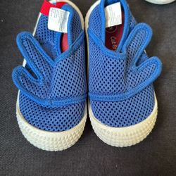 Toddler Size 6 Cat & Jack Water Shoes