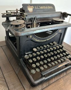 Antique/vintage Typewriters 