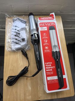 NEW Revlon Improved Design 1.5" Triple Ceramic Curling Iron