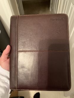 Solo iPad folio, zippered