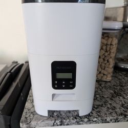 Autofeeder With Stainless Steel Bowl Insert 