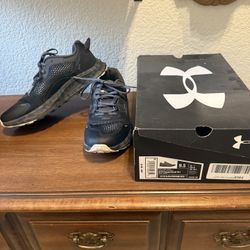 Under Armor Shoes Size 9.5