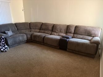 Large Gray Reclining Sectional Sofa / Couch