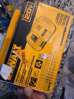 Dewalt Fast Charger - 20V MAX / 60V MAX FLEXVOLT -
