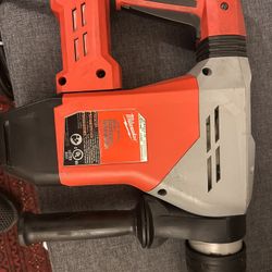 MILWAUKEE 1-9/16 ROTARY HAMMER 