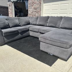 Couch - U Shape Sectional 