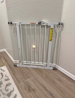 Wide Pet Gate - Baby Gate - Fits Openings 29” - 38.5”