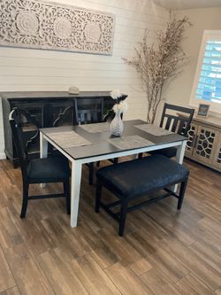 Dinning Table