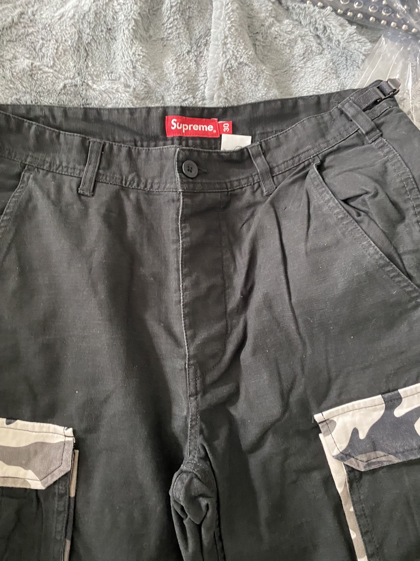 supreme Cargo Pant Style: Black Size: 30 for Sale in San Mateo, CA