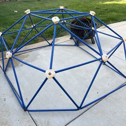 Children’s climbing dome