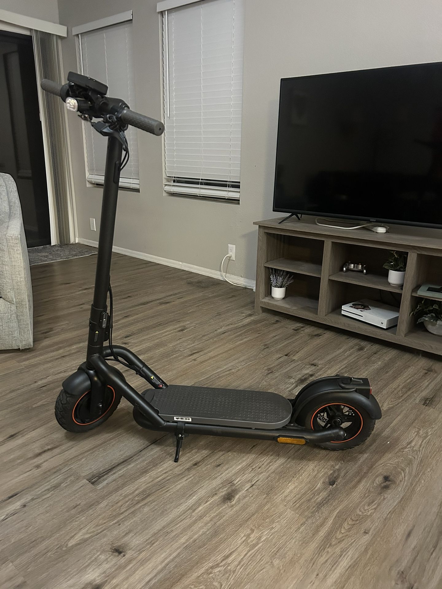 Navee Electric Scooter