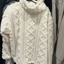 XXL Eddie Bauer White Sweater