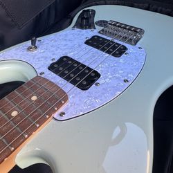 Squier By Fender Mustang 