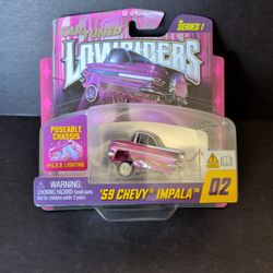 Car Tuned Diecast Lowriders Series 1 With LED Lighting '55 Chevy Impala 