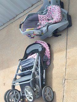 Stroller and car seat travel system with 2 bases